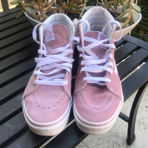 Check Out My Pink Things - Picture 9 of 13